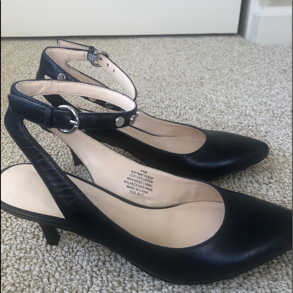 Nine West women’s black leather heel size 4 1/2